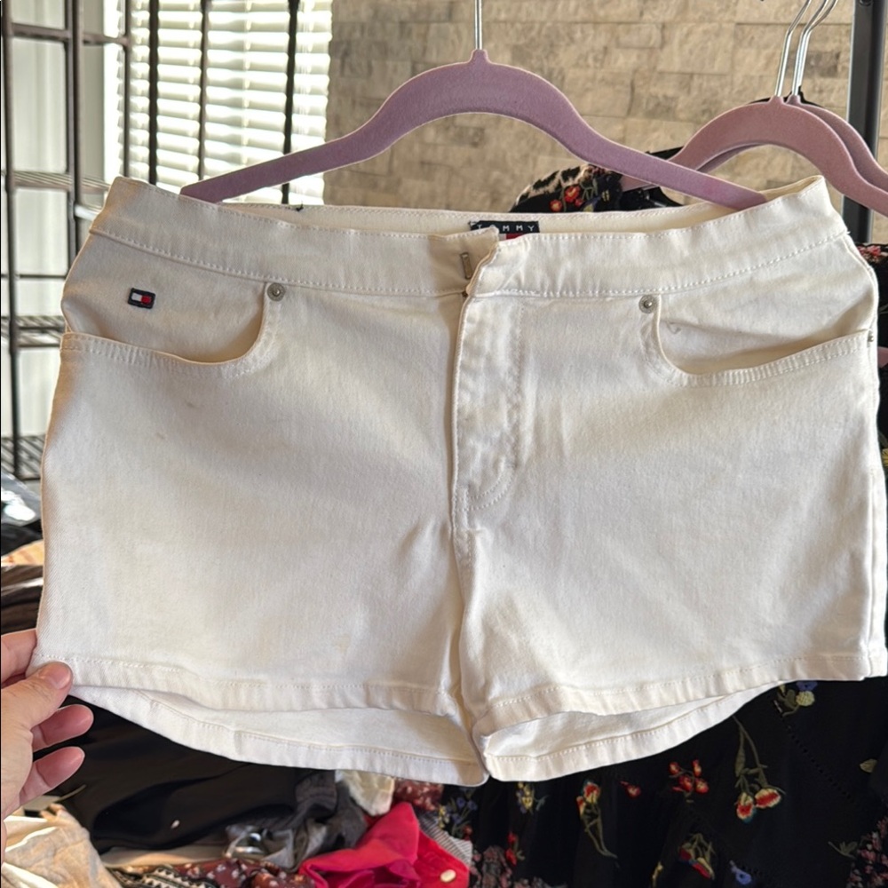 Tommy Hilfiger Women's White Shorts